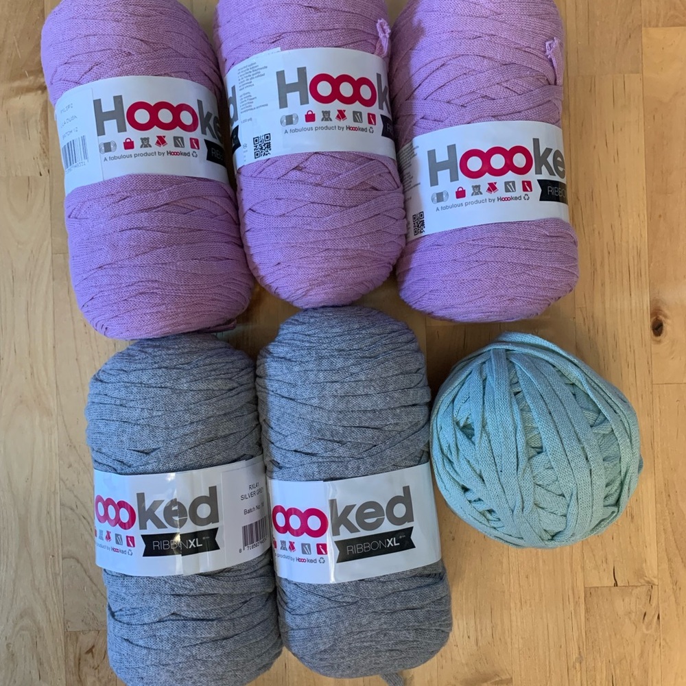 Hooked Ribbon XL Yarn
